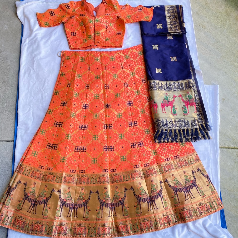Indian pure banaras silk lengha choli - Picture 4 of 8